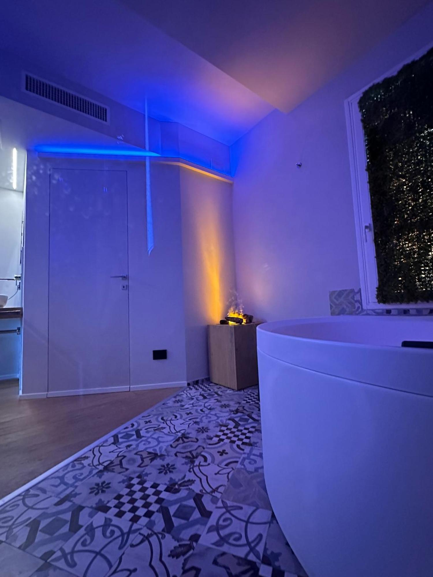 Urban Private Spa Porto SantʼElpidio Exteriör bild